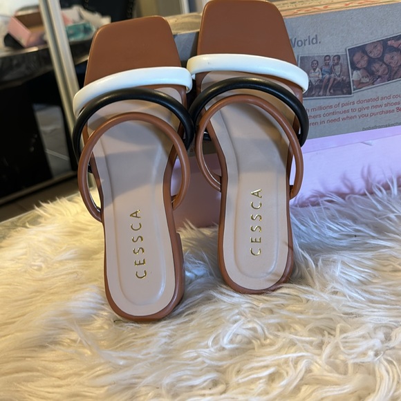 LOW HEEL FLAT SLIPPERS SIZE 6 NEW NEVER WORN - Picture 4 of 4